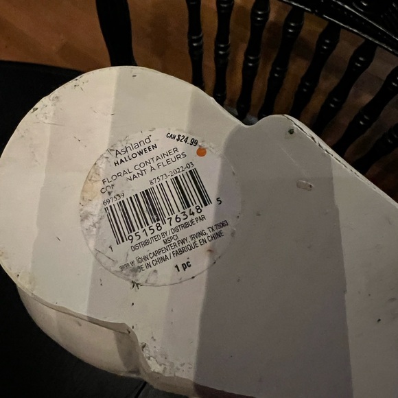 Ashland Halloween Floral Crown Skull Vase - Picture 6 of 6